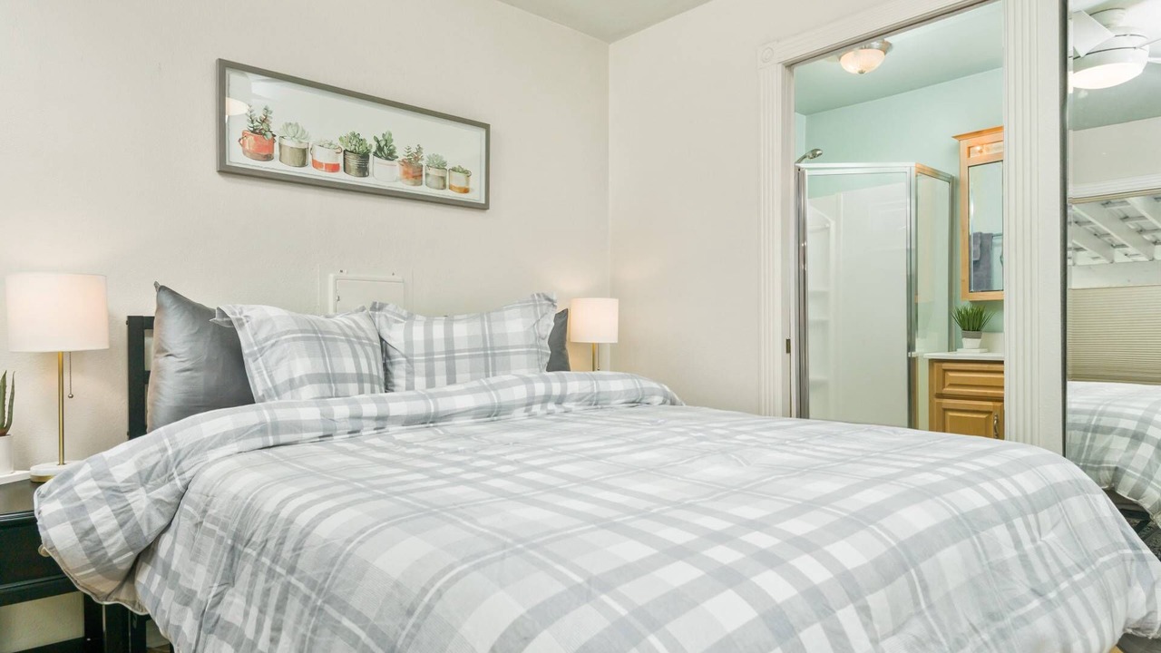 Photo of Bedroom in Newberg