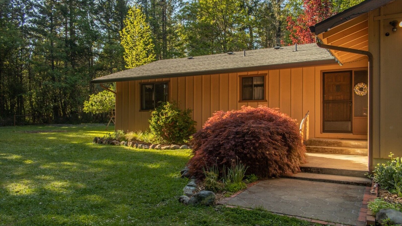 Photo of Outdoor in Cave Junction