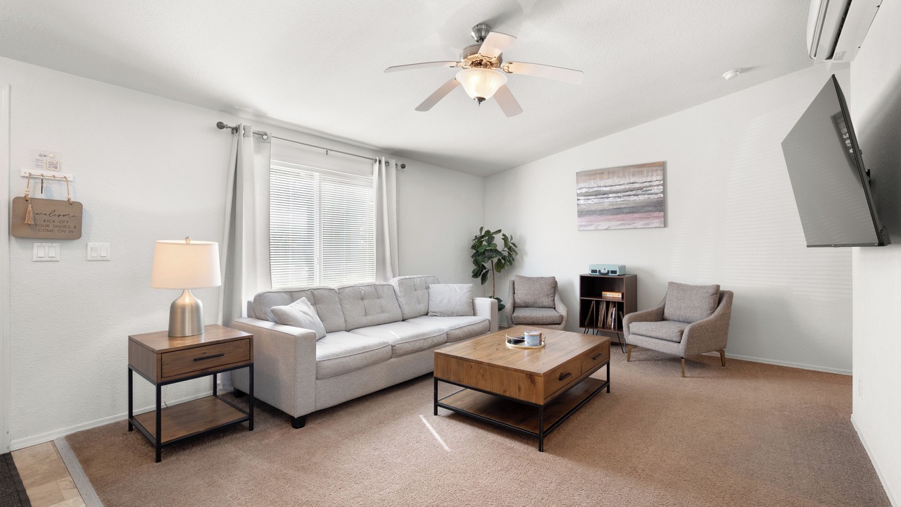Photo of Livingroom in Langley