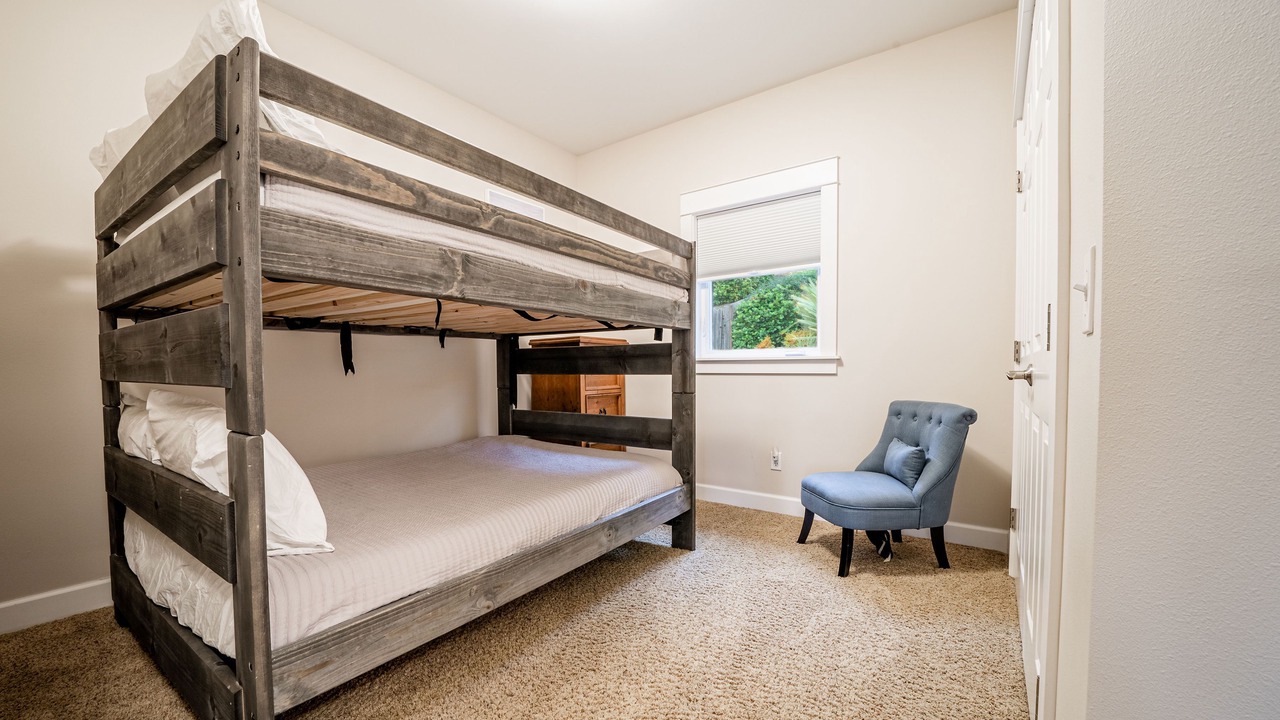Photo of Bedroom in Coupeville