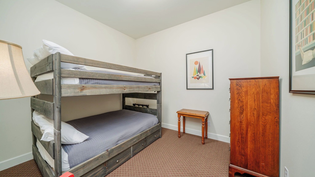 Photo of Bedroom in Coupeville