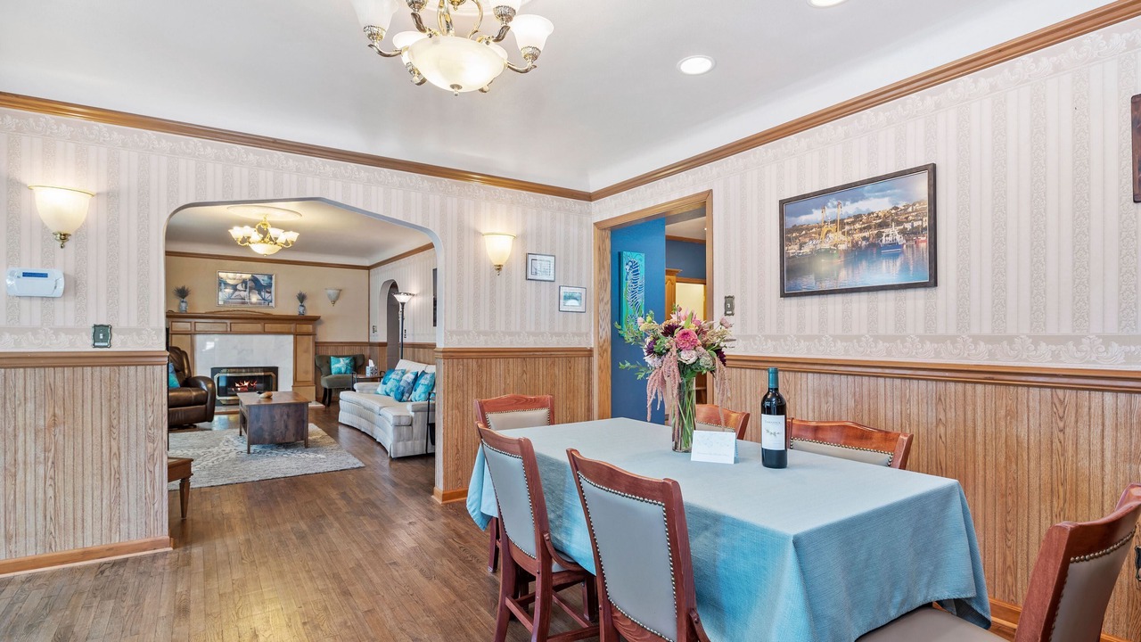 Photo of Livingroom in Longbranch