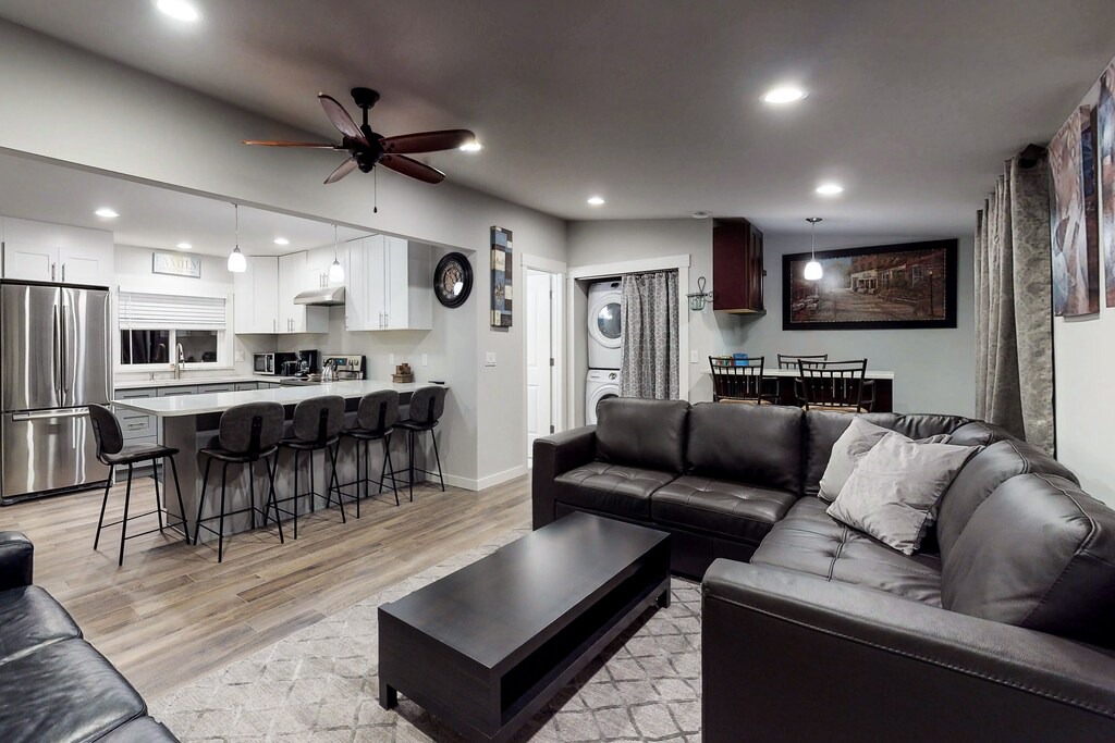 Photo of Livingroom in Manson