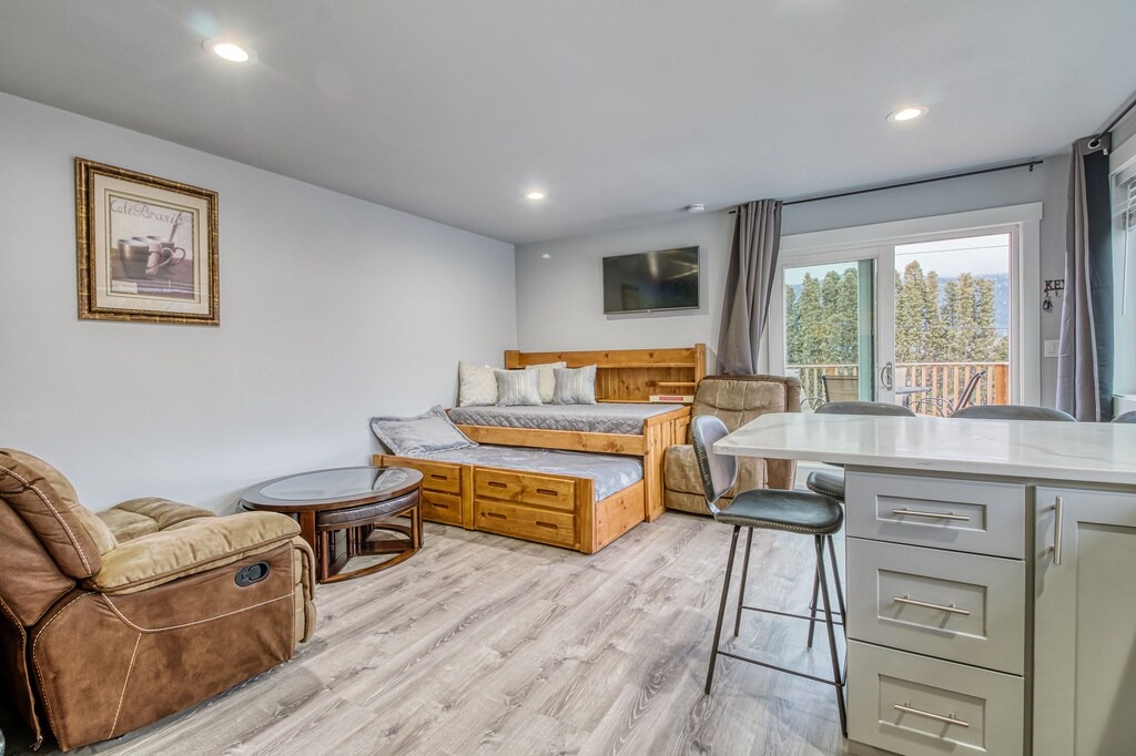 Photo of Livingroom in Manson