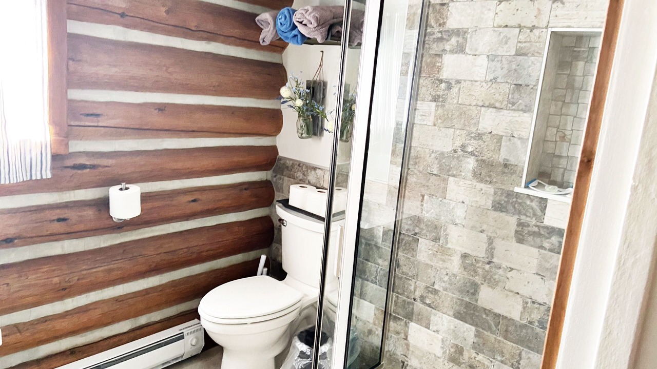 Photo of Bathroom in Garden City