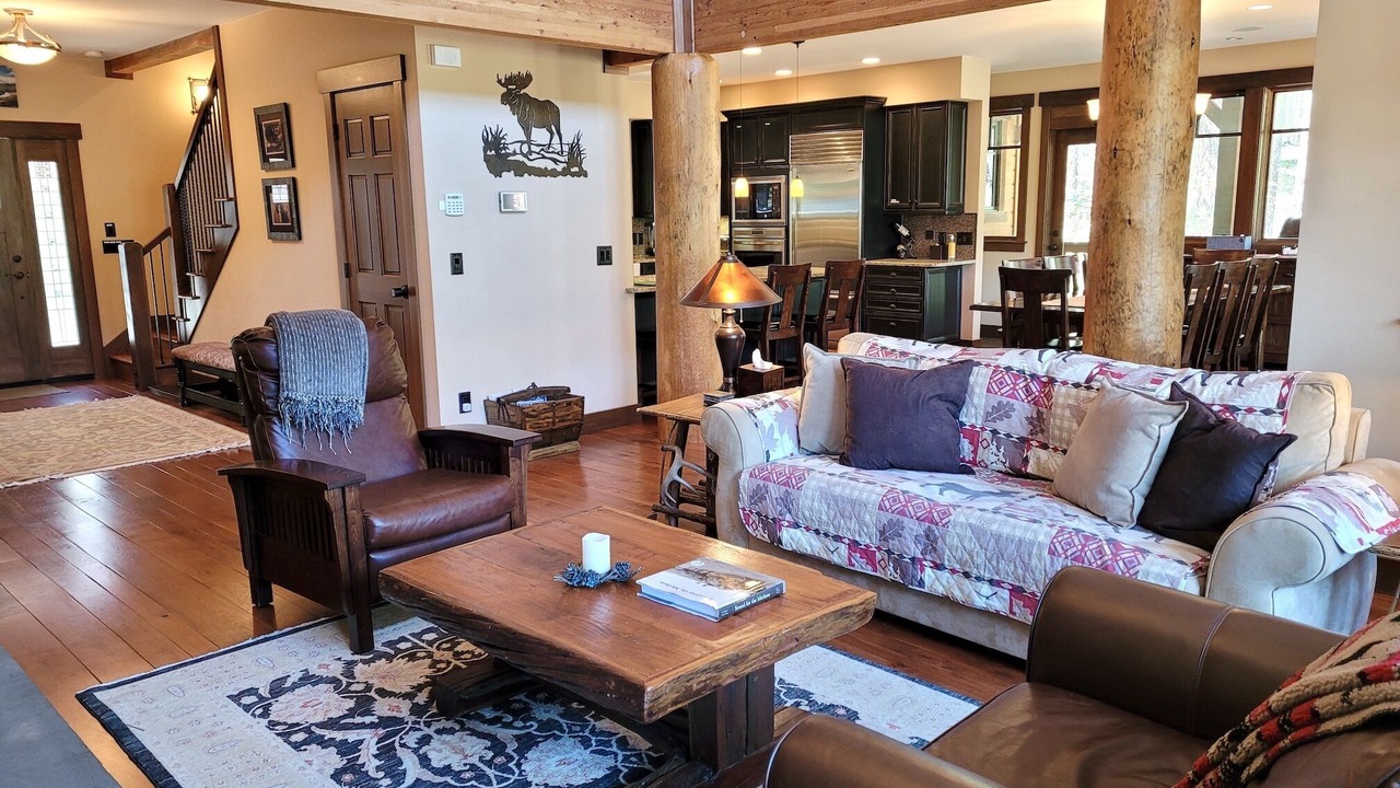 Photo of Livingroom in Mazama