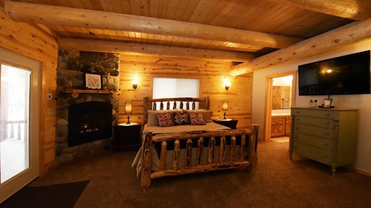 Photo of Livingroom in Island Park