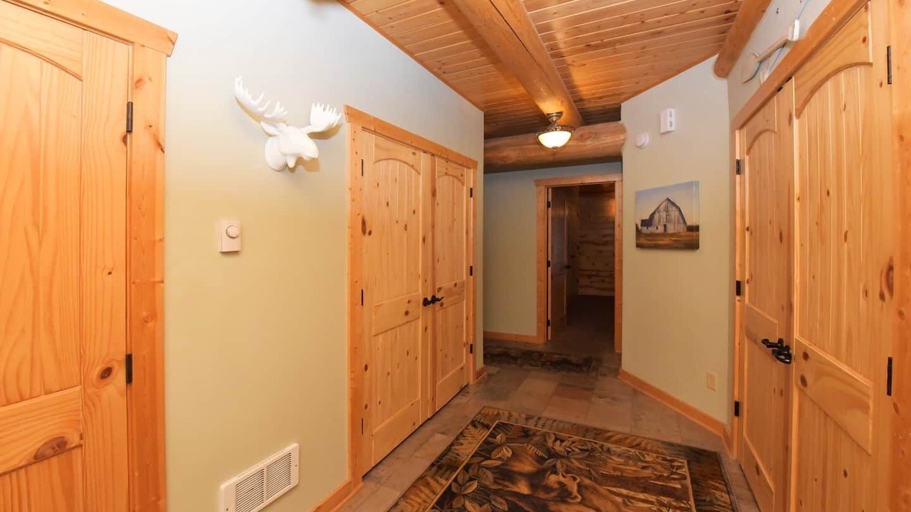 Photo of Bedroom in Island Park