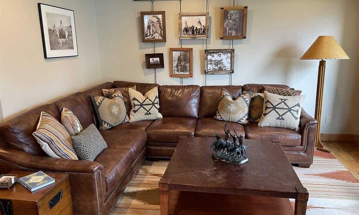 Photo of Livingroom in Ponder Point