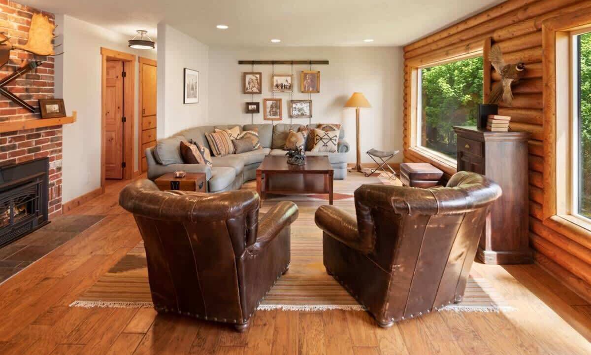 Photo of Livingroom in Ponder Point