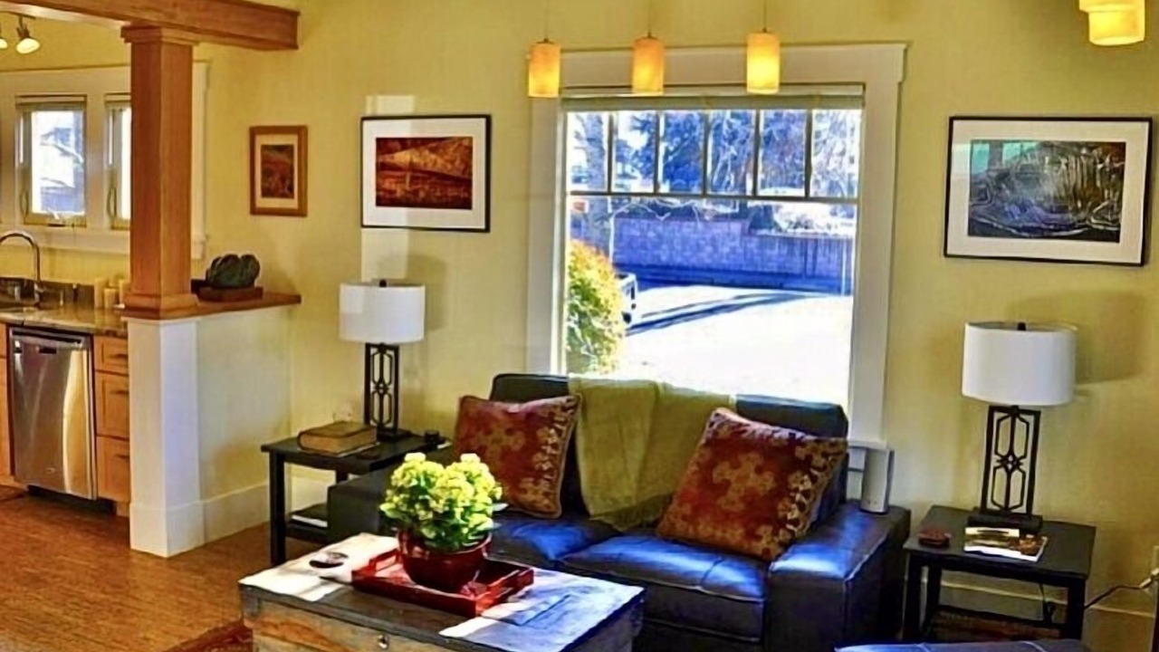 Photo of Livingroom in Historic Downtown District