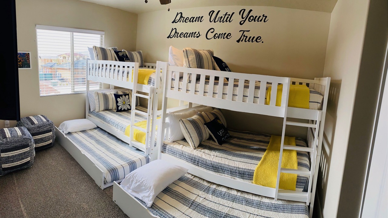 Photo of Bedroom in Hurricane