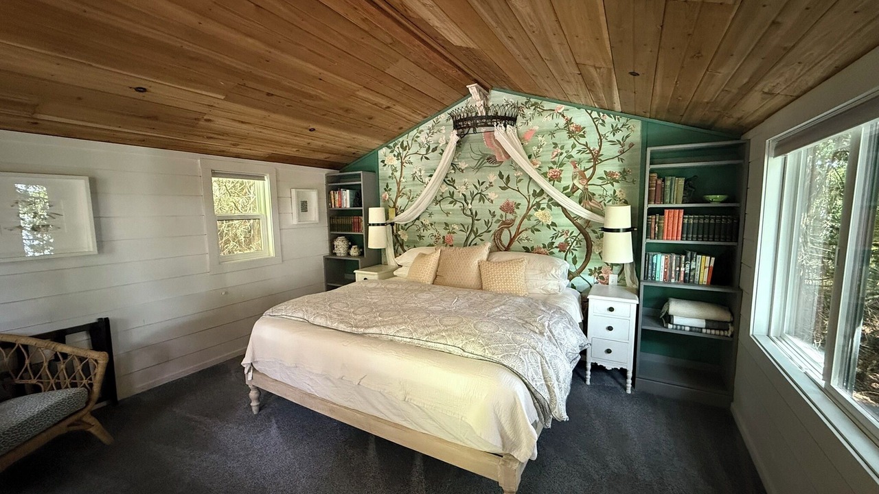 Photo of Bedroom in Lakebay