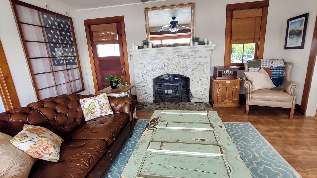 Photo of Livingroom in Newman Lake
