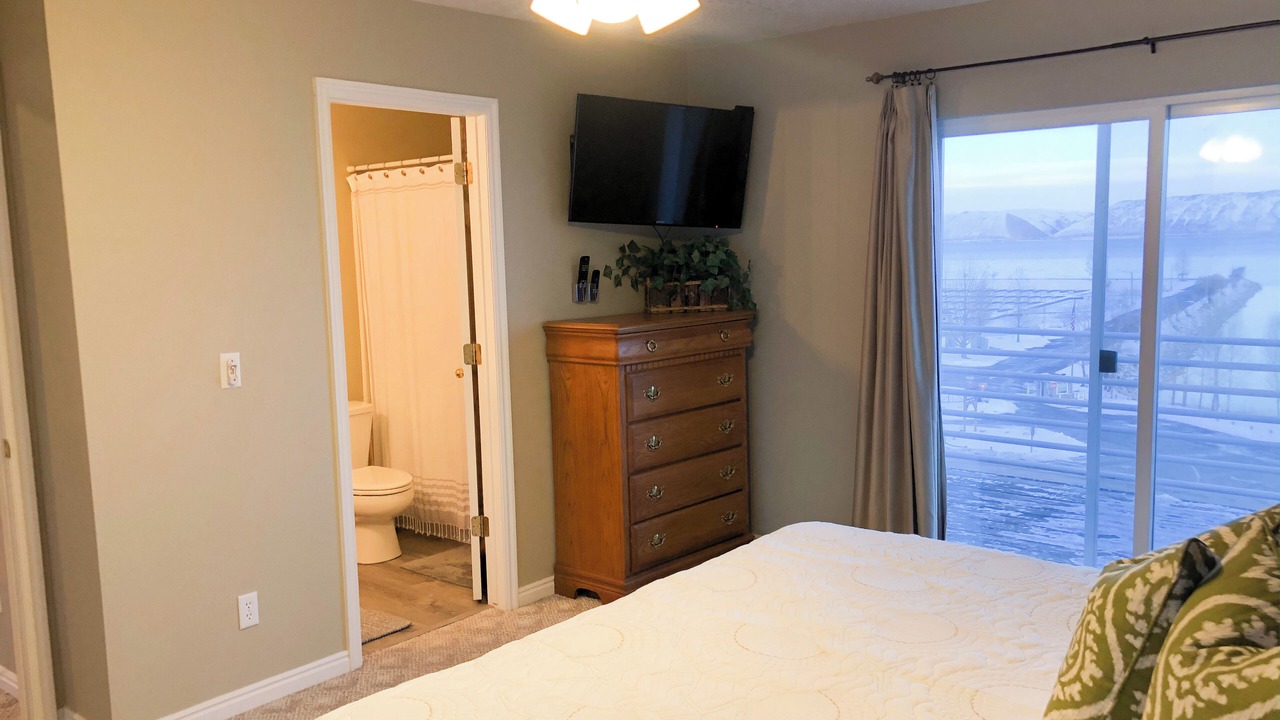 Photo of Bathroom in Harbor Village