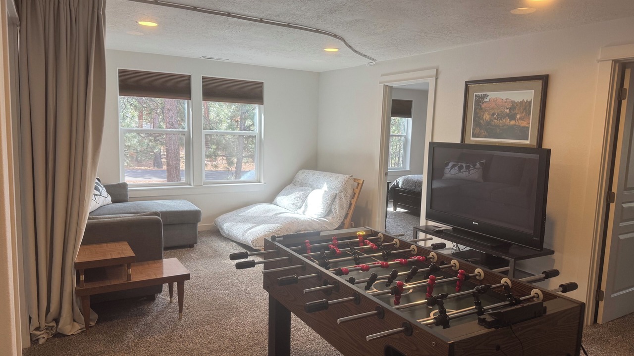 Photo of Bedroom in Deschutes River Woods