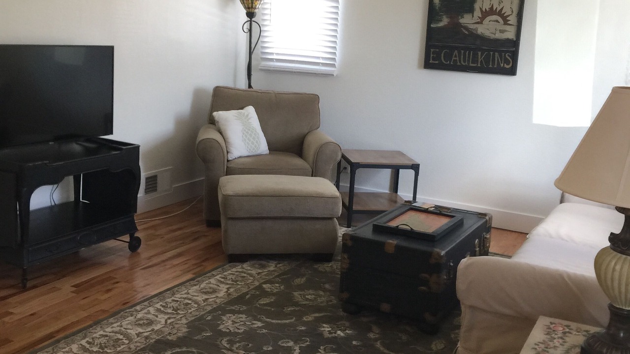 Photo of Bedroom in Depot Bench