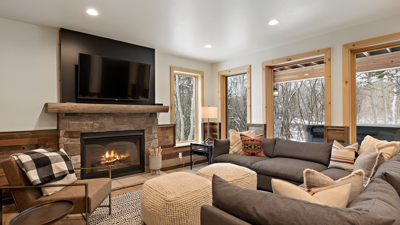 Photo of Livingroom in Victor