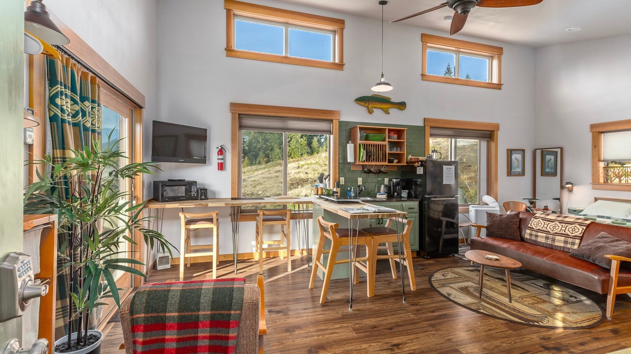 Photo of Livingroom in Packwood