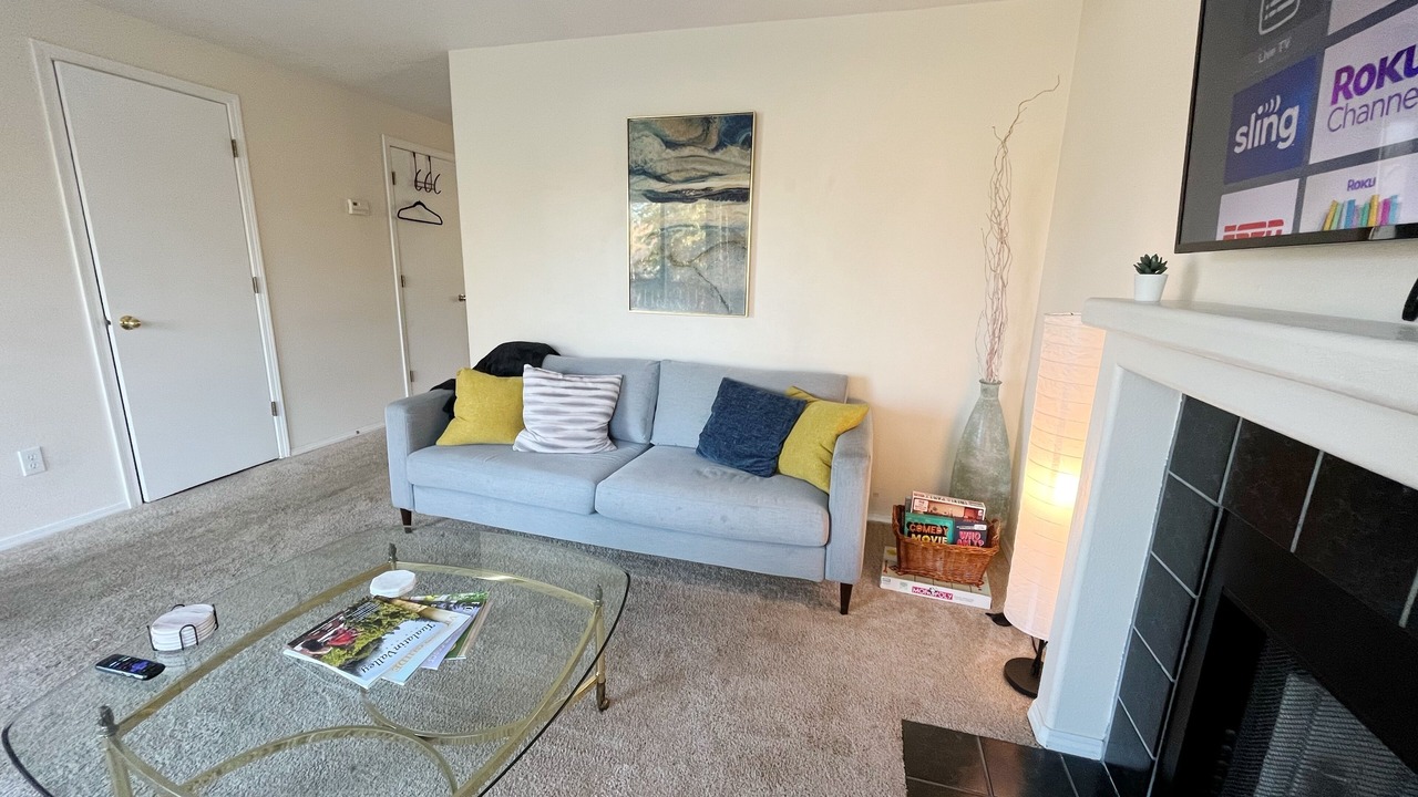 Photo of Livingroom in Five Oaks