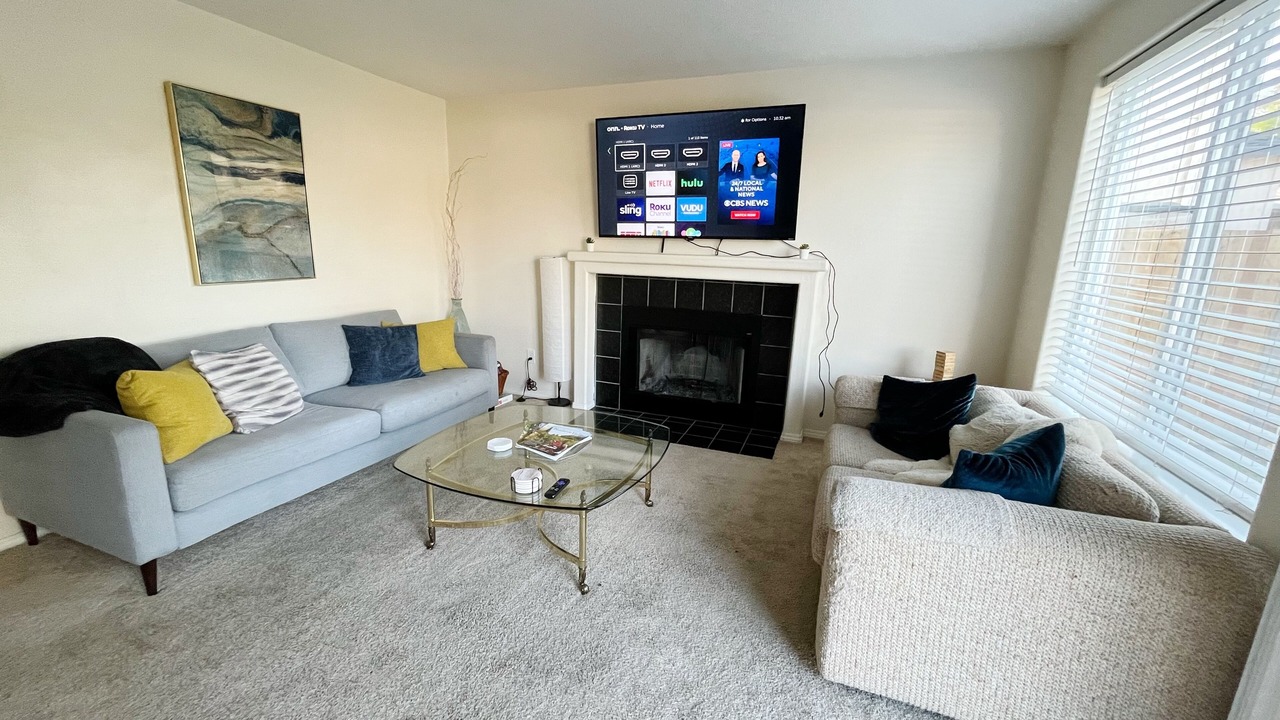 Photo of Livingroom in Five Oaks