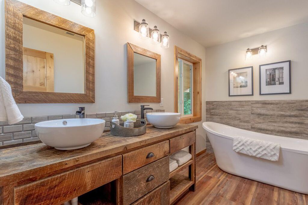 Photo of Bathroom in Leavenworth