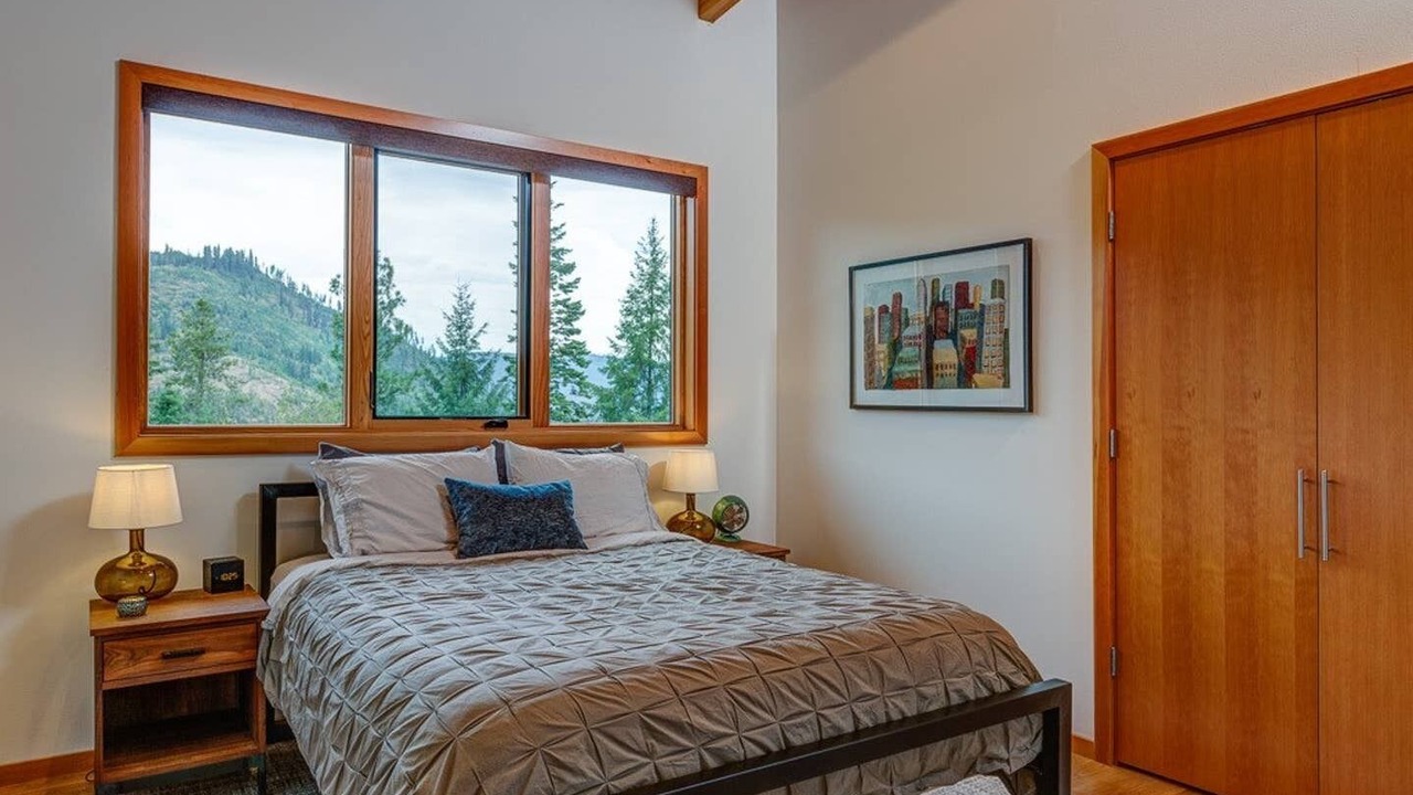 Photo of Bedroom in Leavenworth