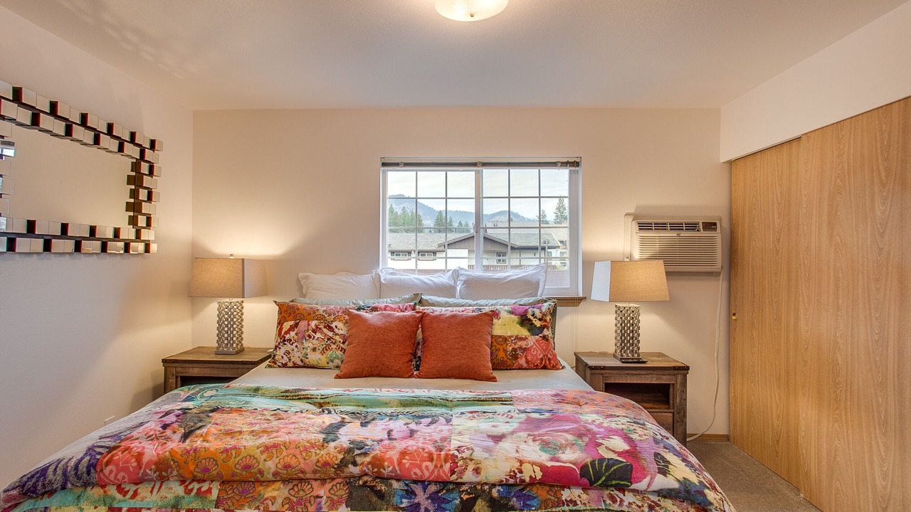 Photo of Bedroom in Downtown Leavenworth