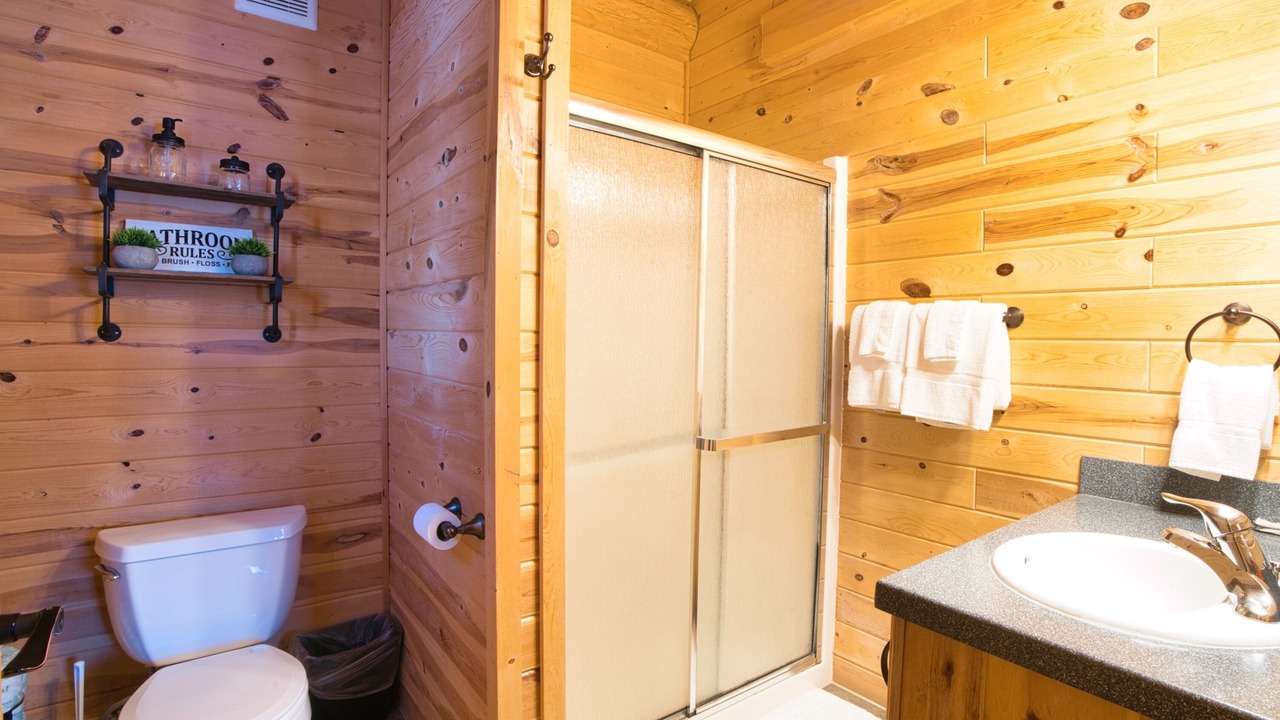 Photo of Bathroom in Island Park