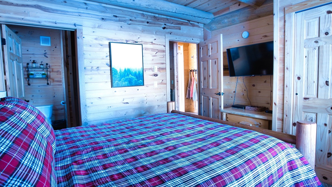 Photo of Bedroom in Island Park