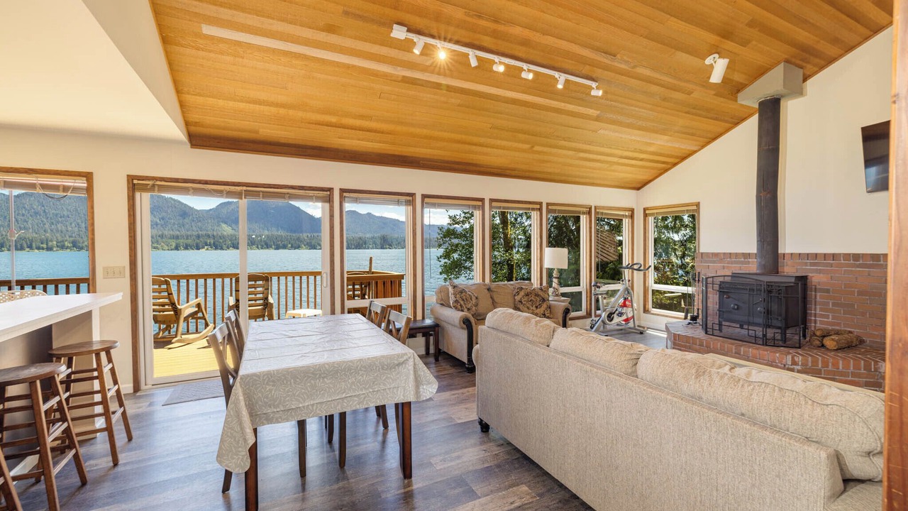 Photo of Livingroom in Amanda Park