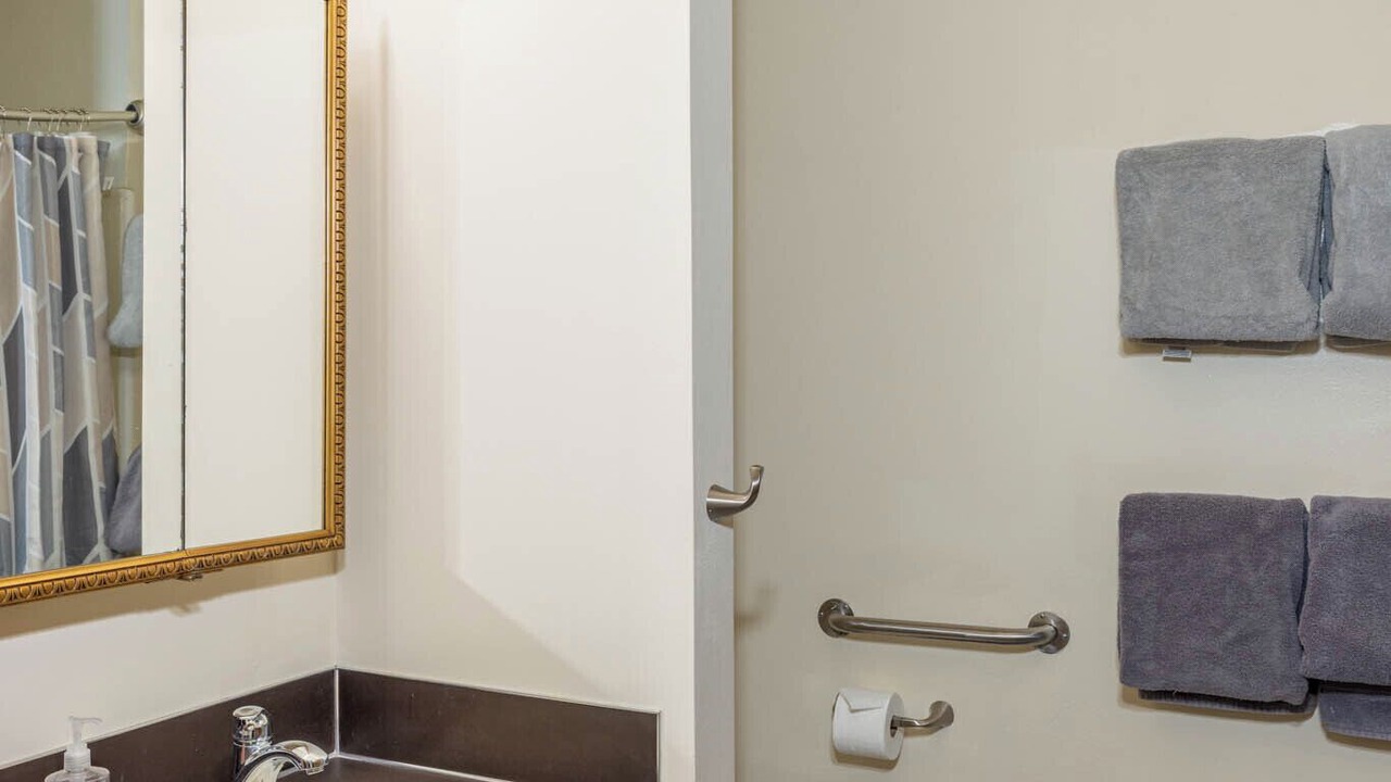 Photo of Bathroom in Amanda Park