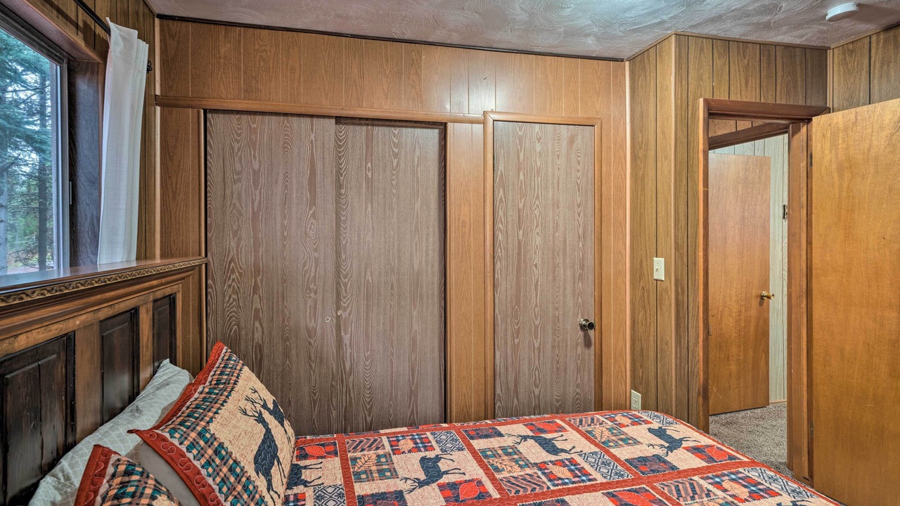 Photo of Bedroom in Island Park