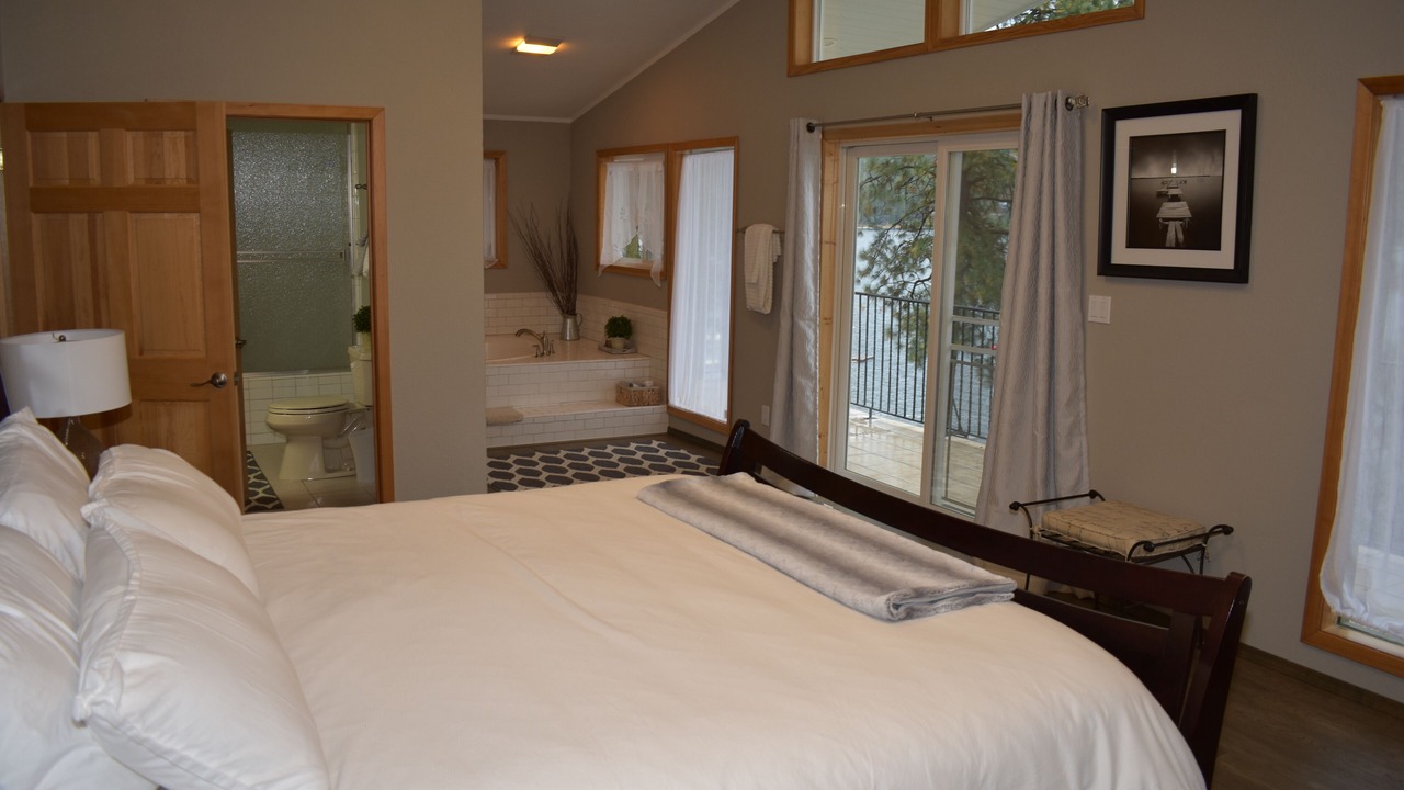Photo of Bedroom in Loon Lake