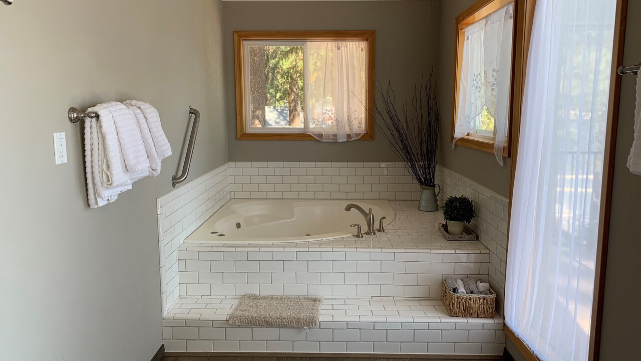 Photo of Bathroom in Loon Lake