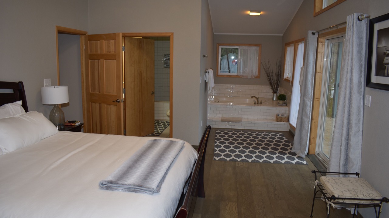 Photo of Bedroom in Loon Lake