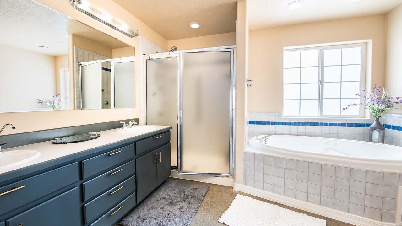 Photo of Bathroom in Garden City