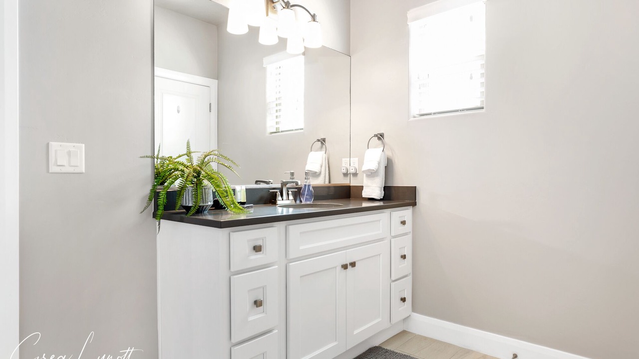 Photo of Bathroom in Hurricane