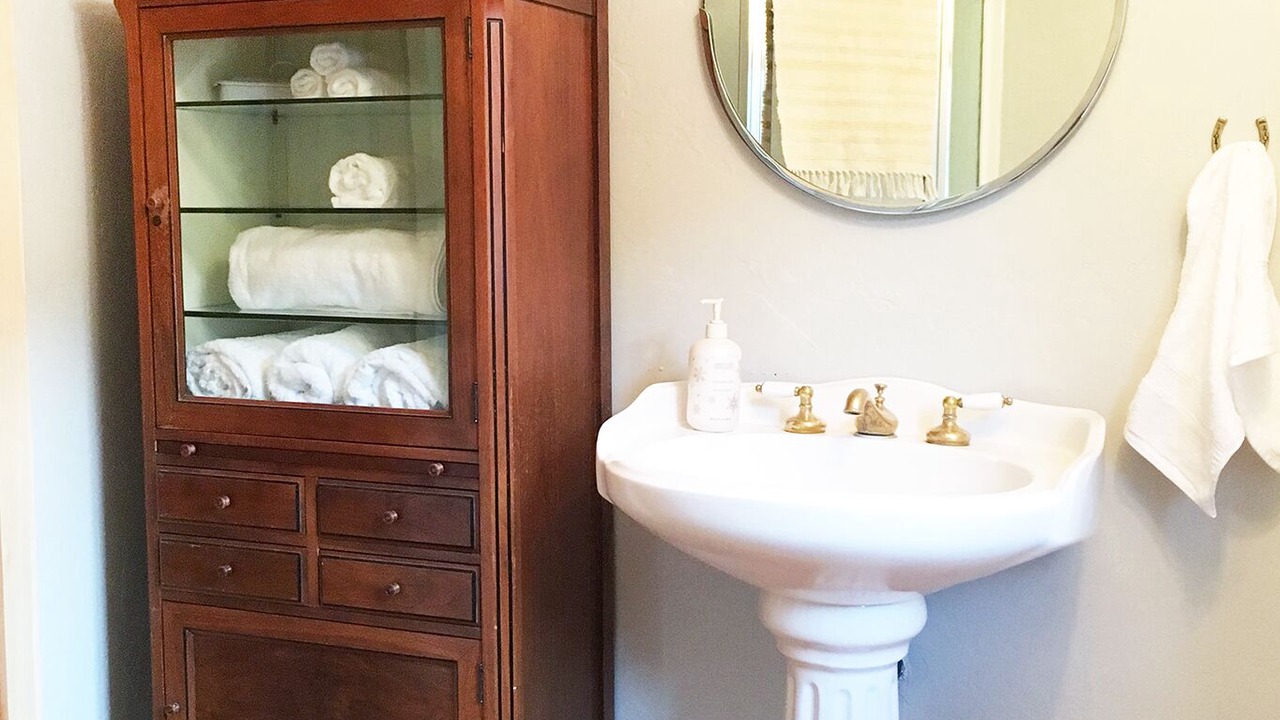 Photo of Bathroom in Buhl