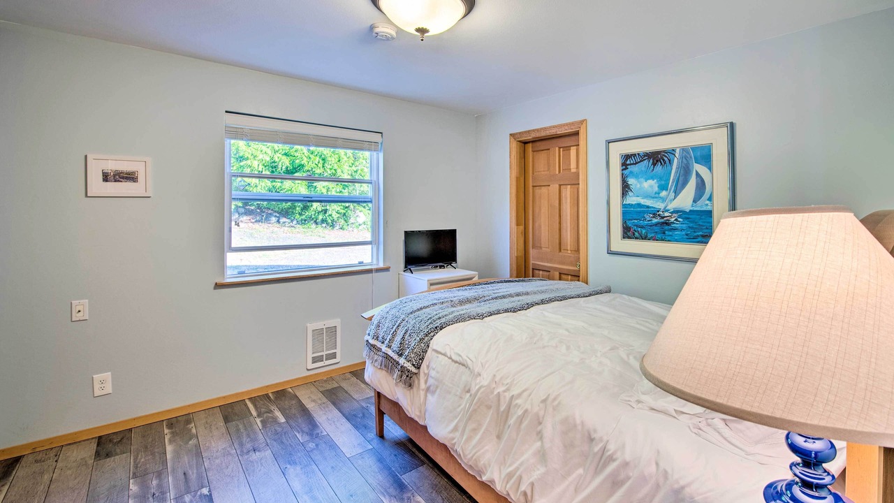 Photo of Bedroom in Brinnon