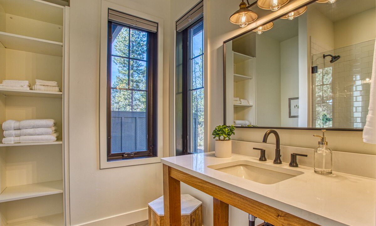 Photo of Bathroom in Sunriver
