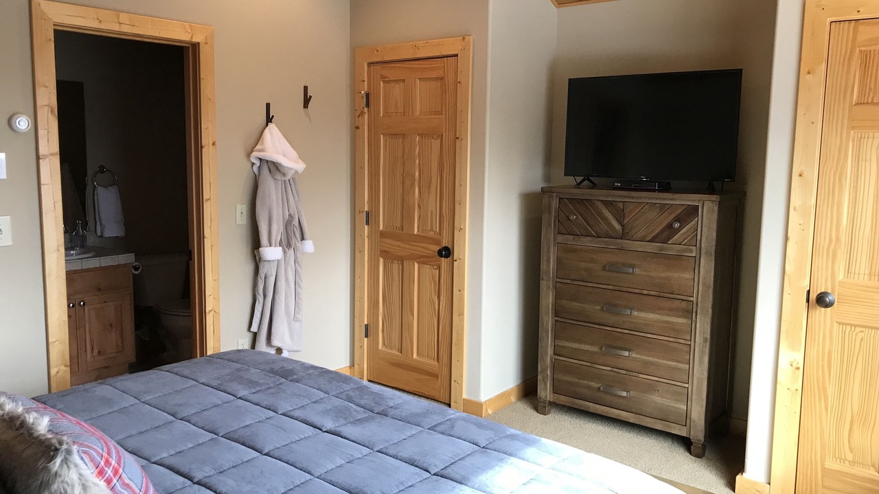 Photo of Bedroom in Sandpoint