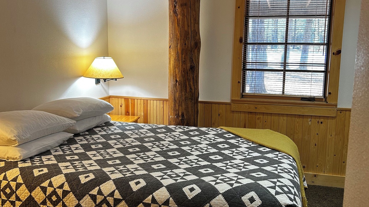 Photo of Bedroom in Black Butte Ranch