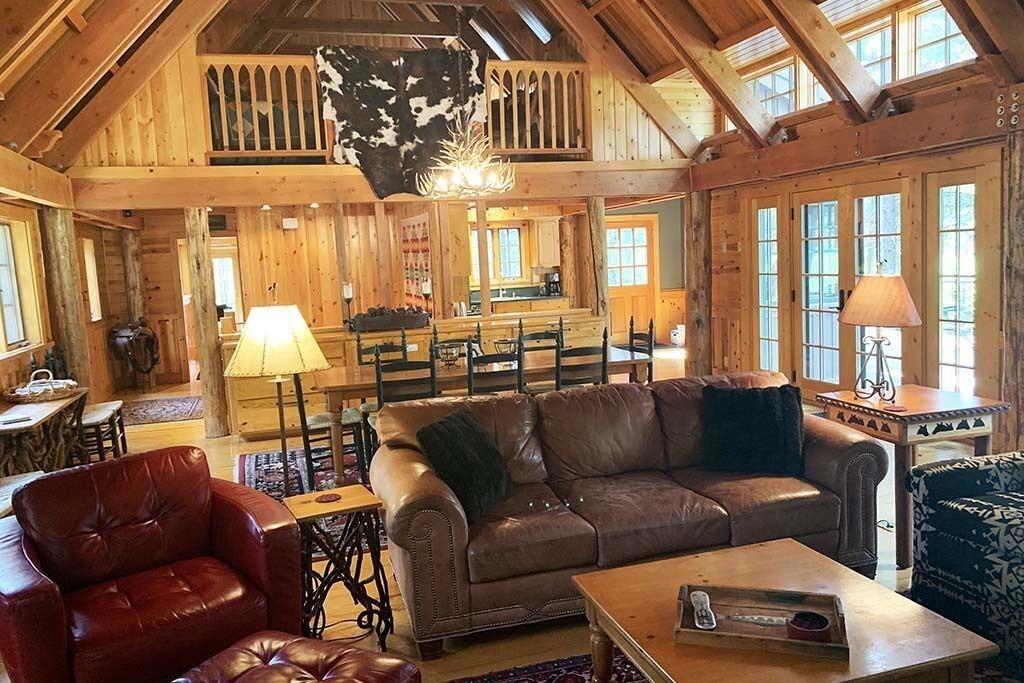 Photo of Livingroom in Black Butte Ranch