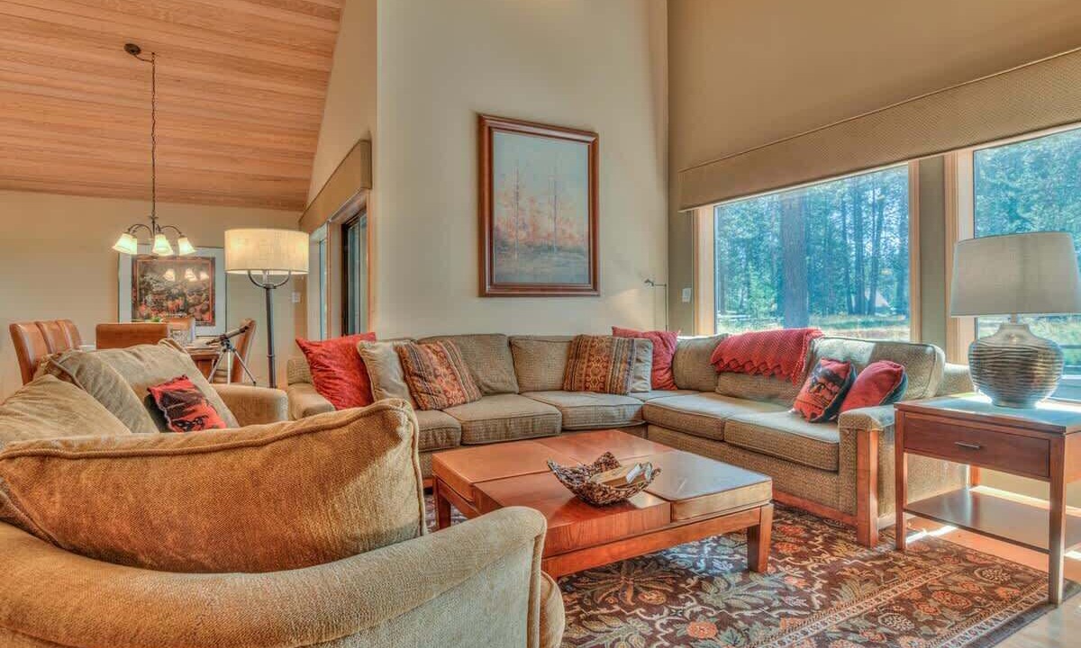 Photo of Livingroom in Overlook Park