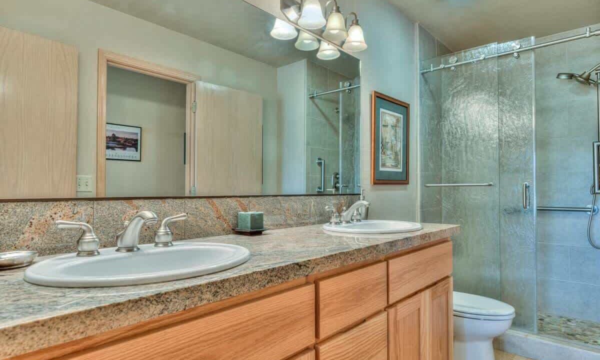 Photo of Bathroom in Overlook Park