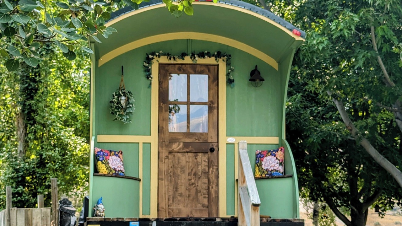 Photo of Outdoor in Salmon