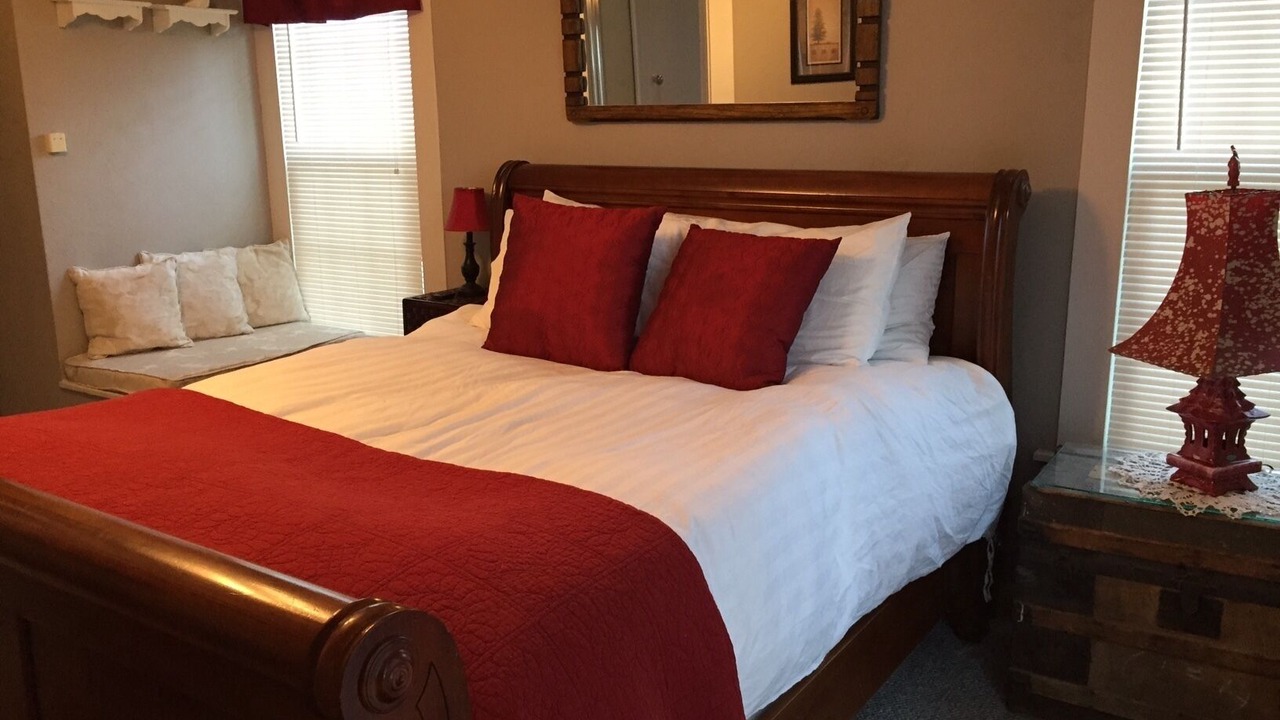Photo of Bedroom in Ashland