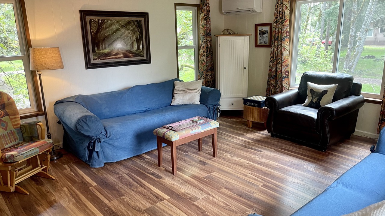 Photo of Bedroom in Lakebay