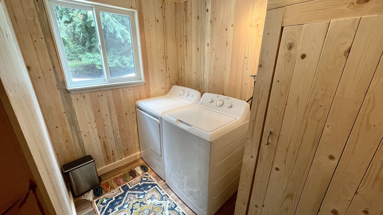 Photo of Bedroom in Lakebay